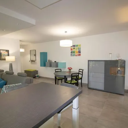 아파트 Beautiful 78m With 2 Balconies In Raphael Saint-Raphaël